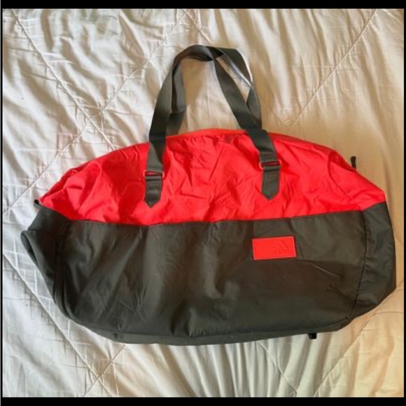 Adidas Duffel Bag with Shoe Compartment โ Pink & Grey, Gym & Travel Bag - Picture 1 of 3